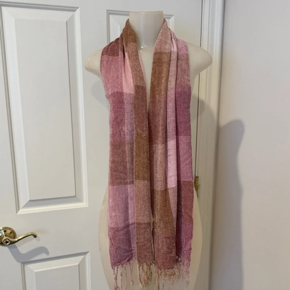 Pink super soft scarf great condition